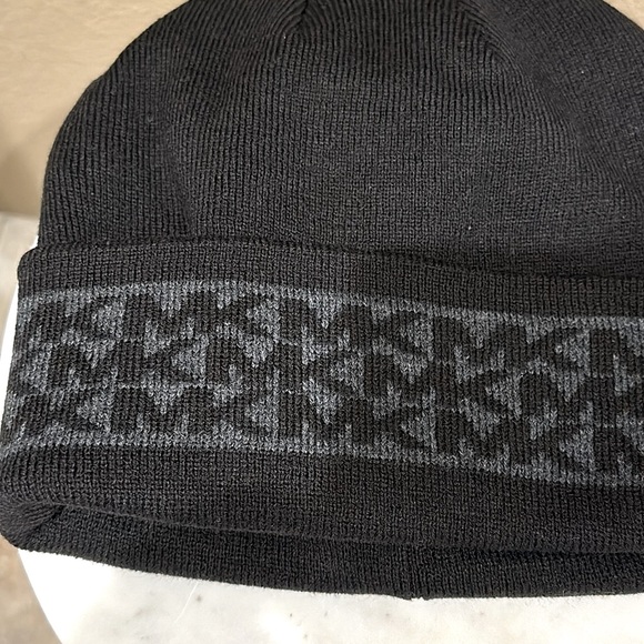 NWT Michael Kors Cuff Beanie - Picture 2 of 5